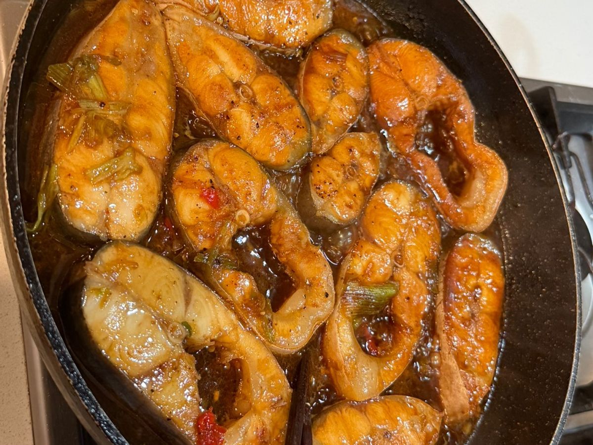 Cá ba sa kho tộ