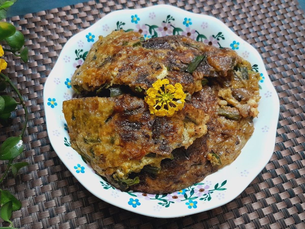 Trứng chiên rau muống