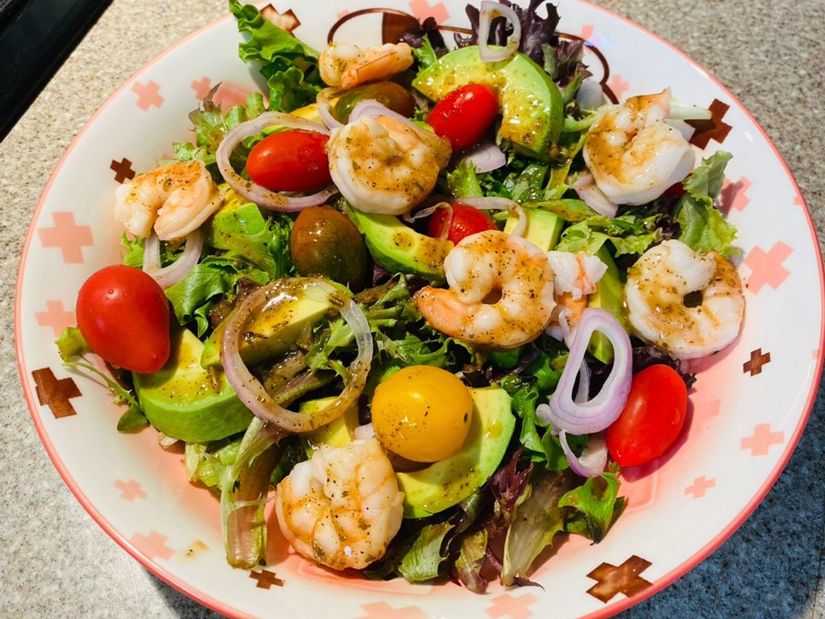 Salad tôm và bơ