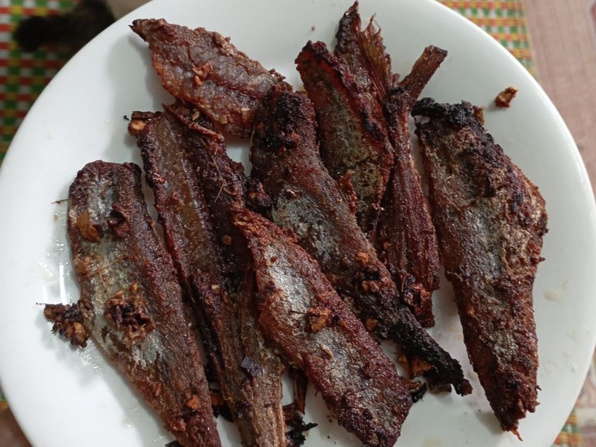 Cá thu mặn chiên gừng