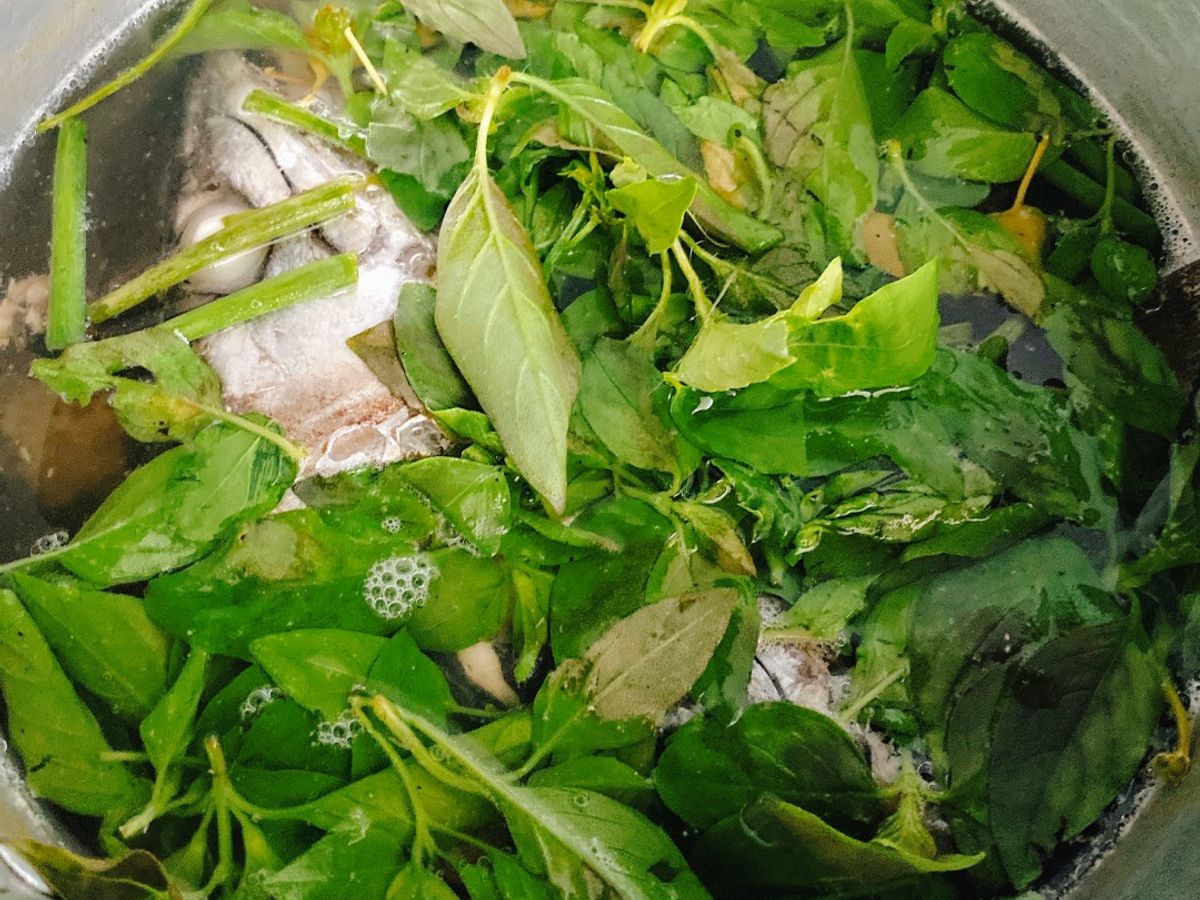 Đầu Cá Thu Nấu Lá É