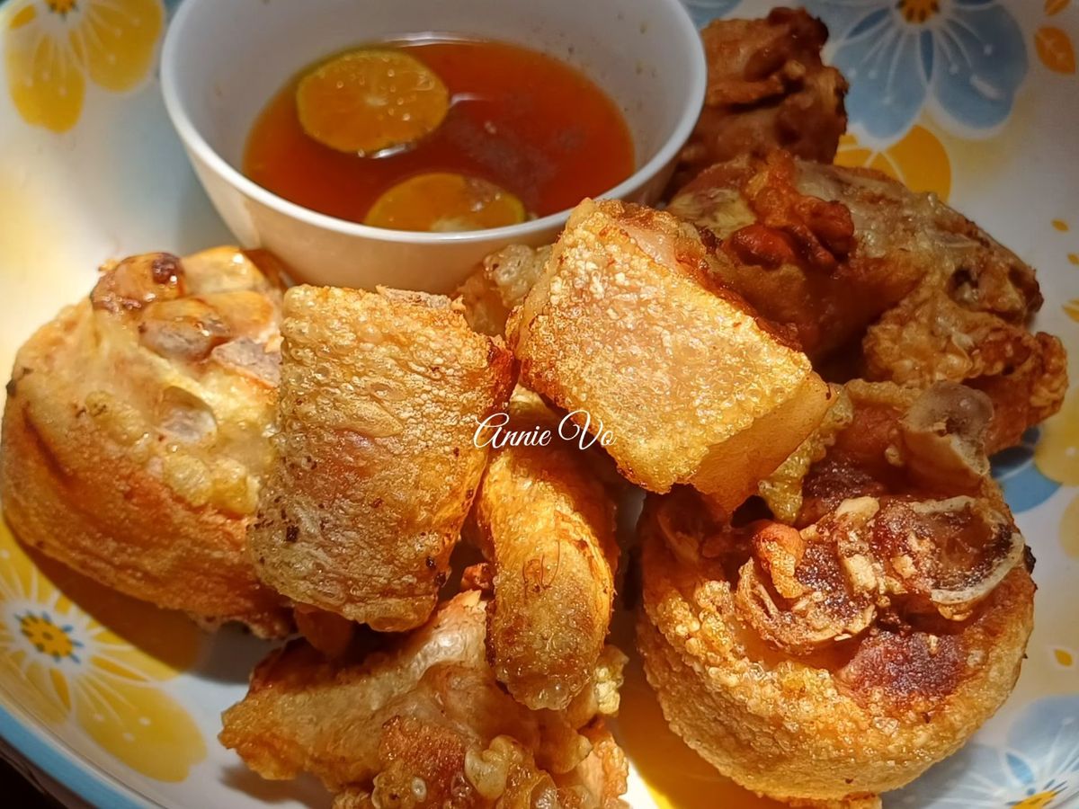 Giò heo đuôi heo chiên giòn