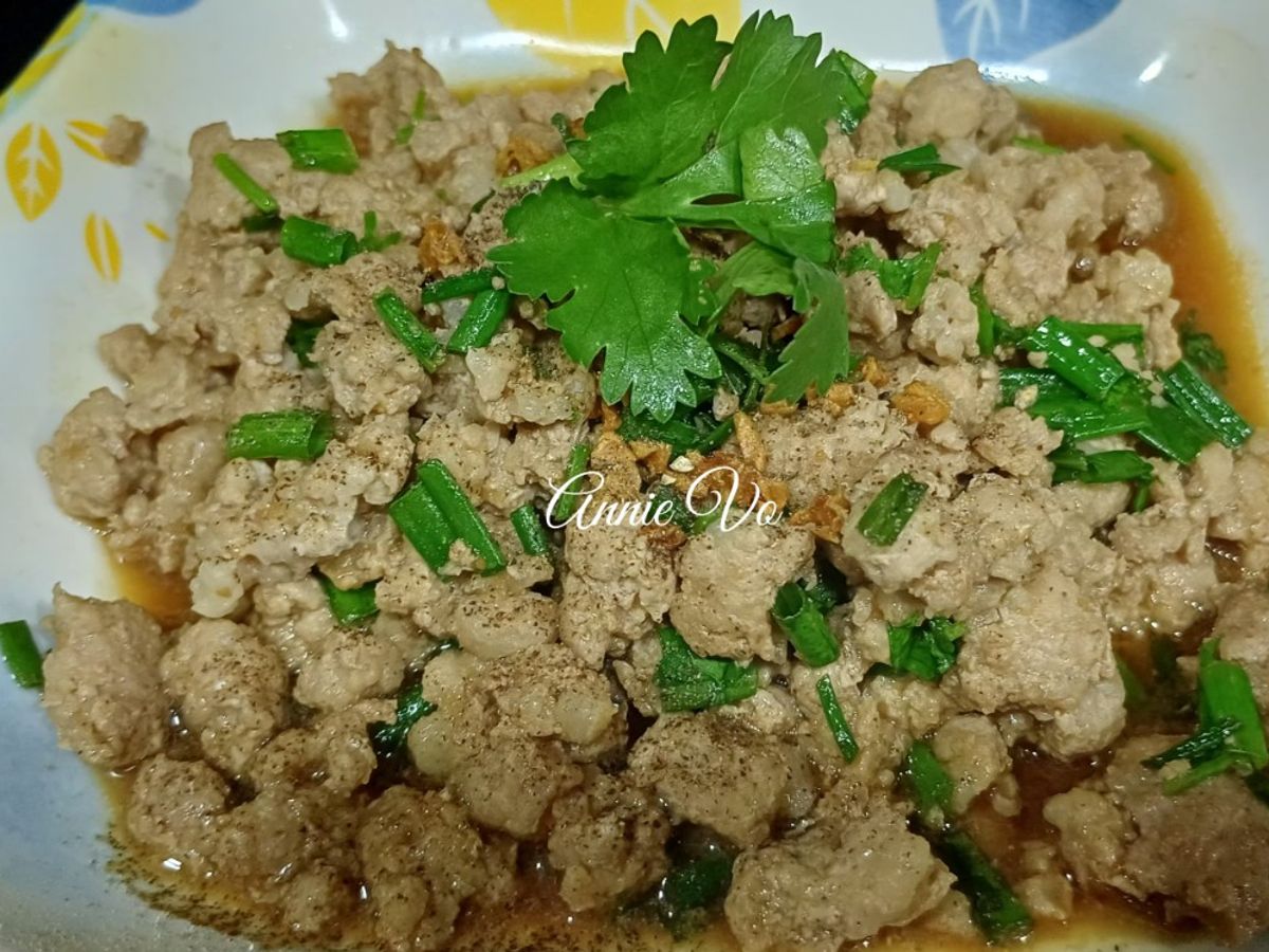 Thịt rang hành sốt miso