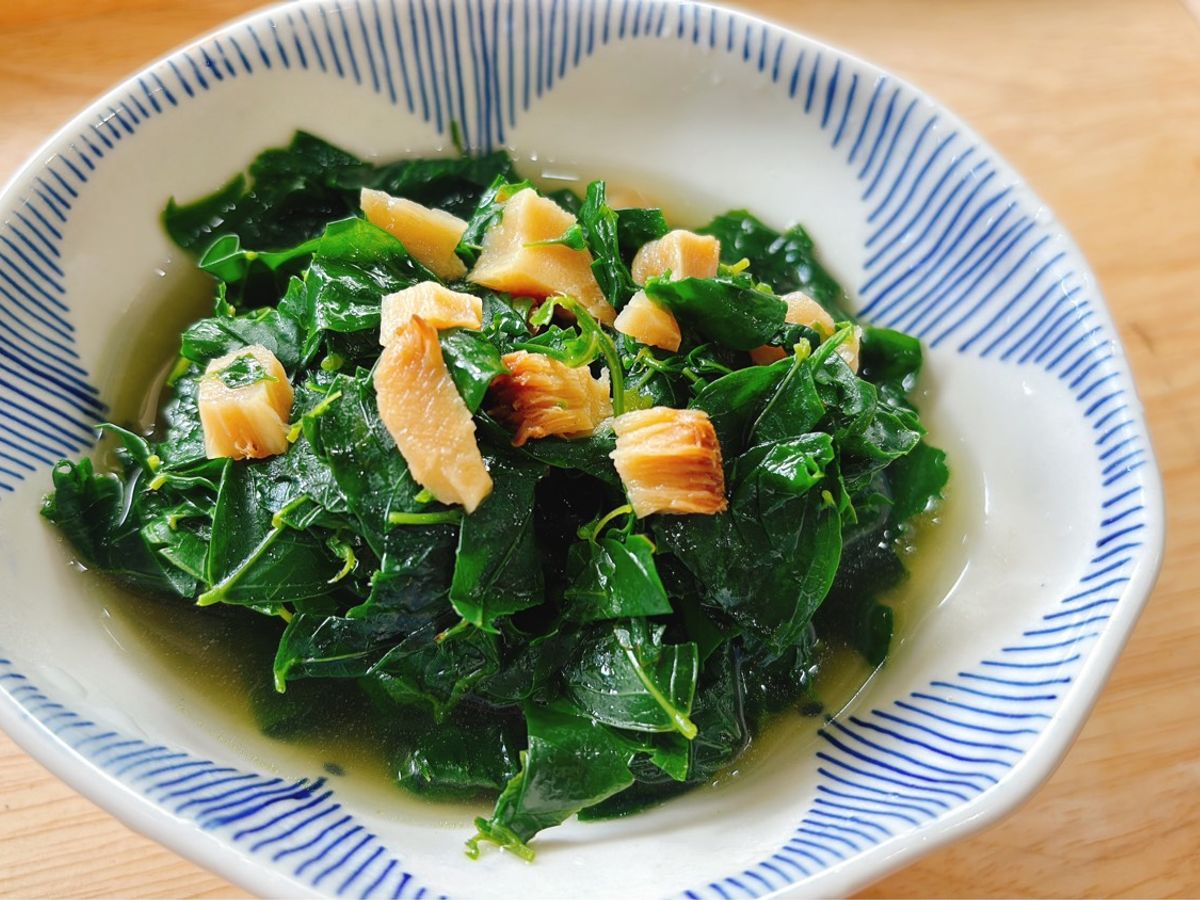 Canh rau ngót nấu nấm hầu thủ