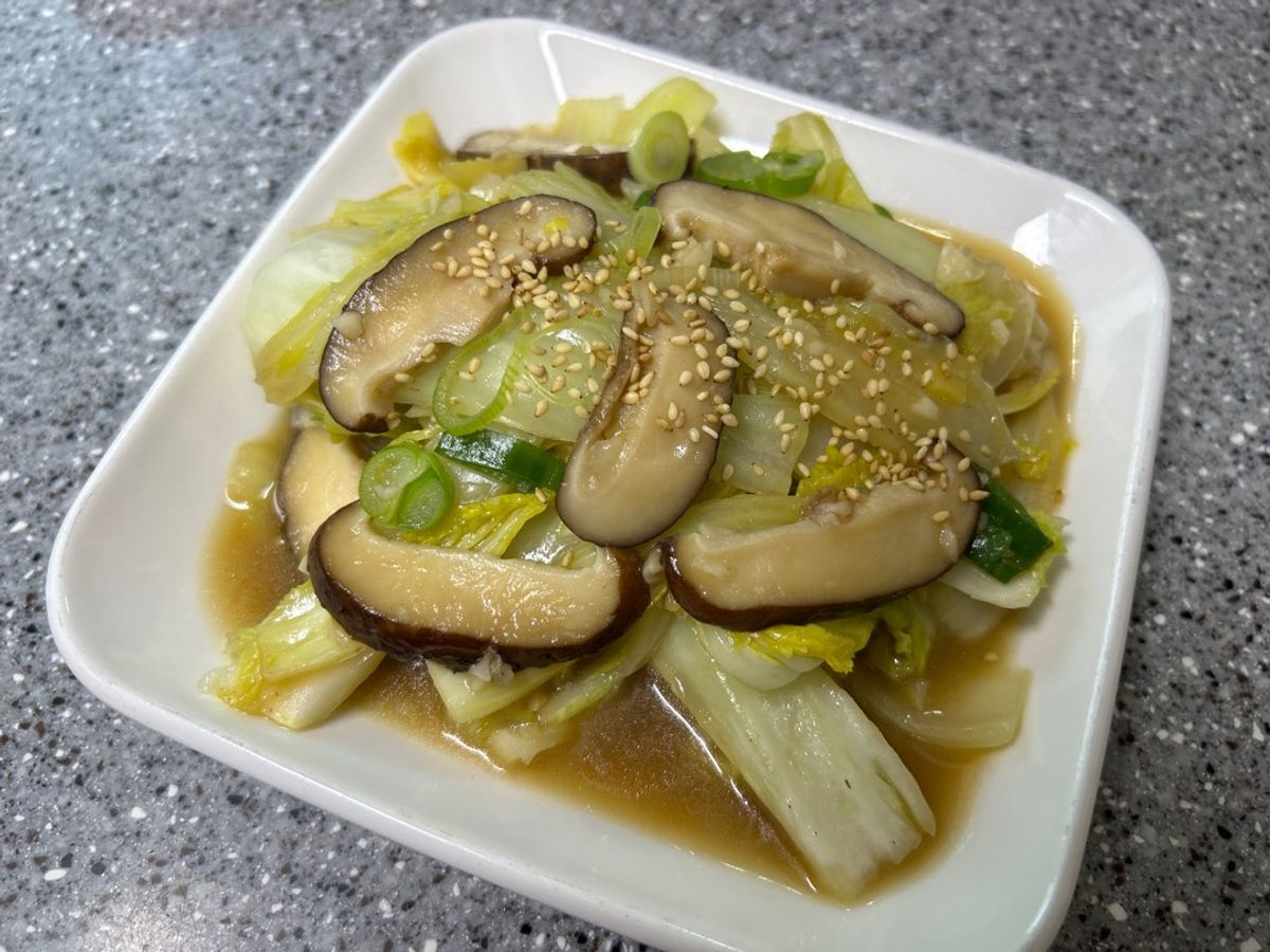 Cải thảo xào nấm hương