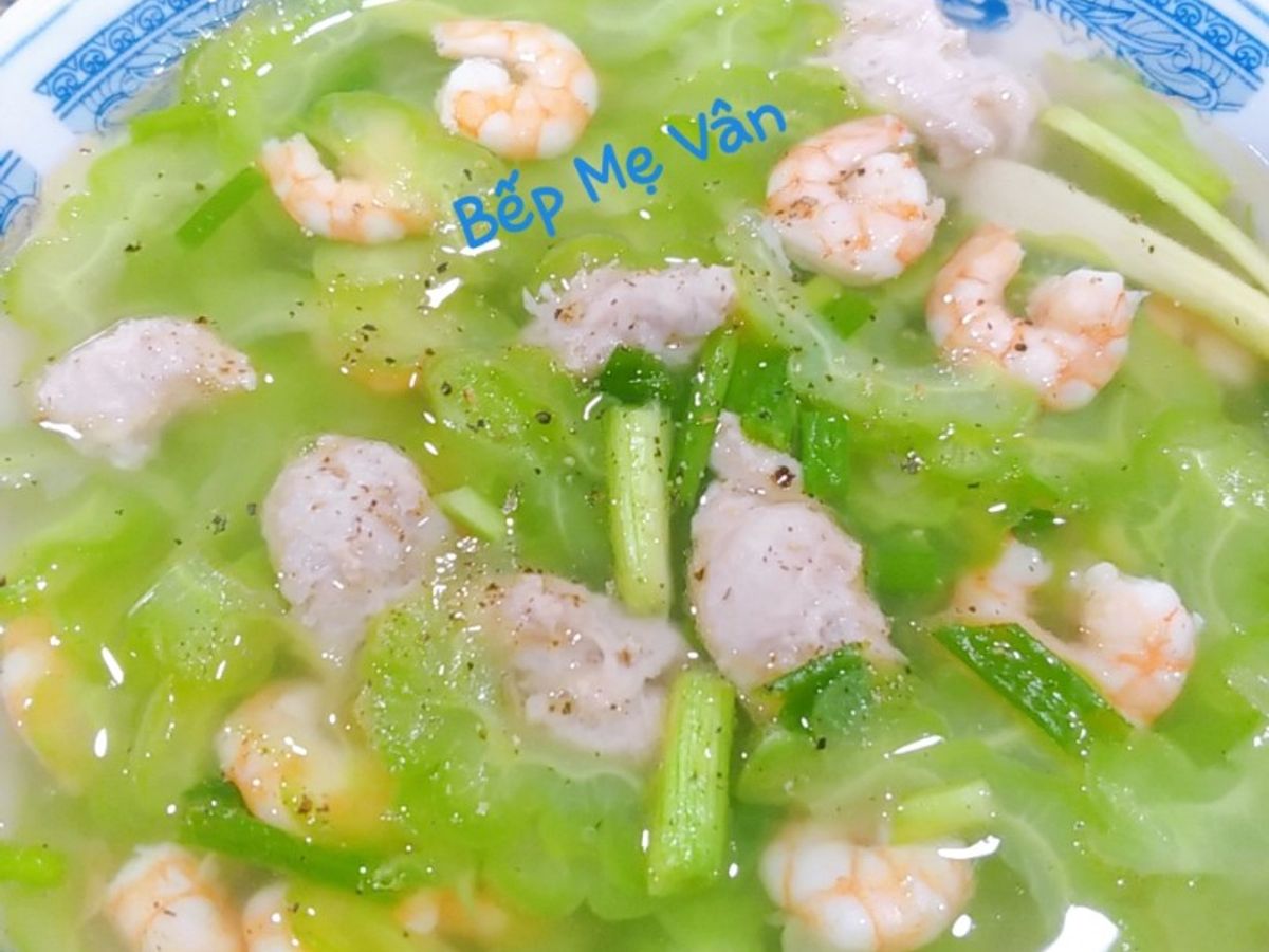 Canh tôm và mộc nấu khổ qua