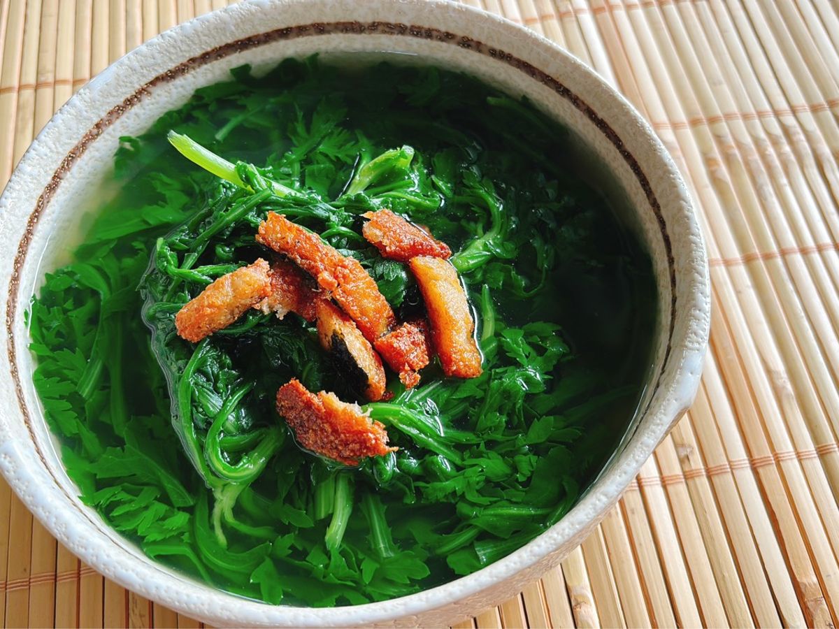 Canh Rau Cải Cúc Nấu Đơn Giản