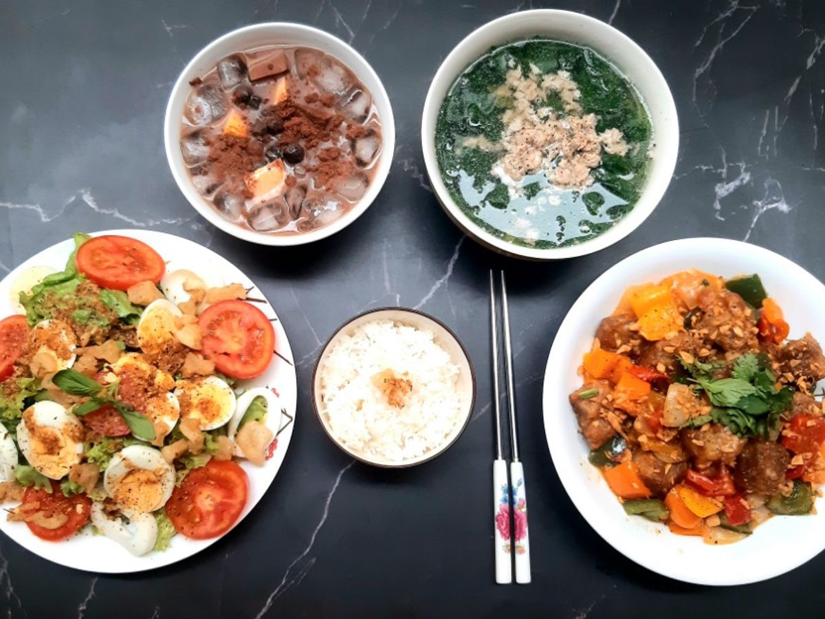 Bữa cơm nhà đa sắc màu
