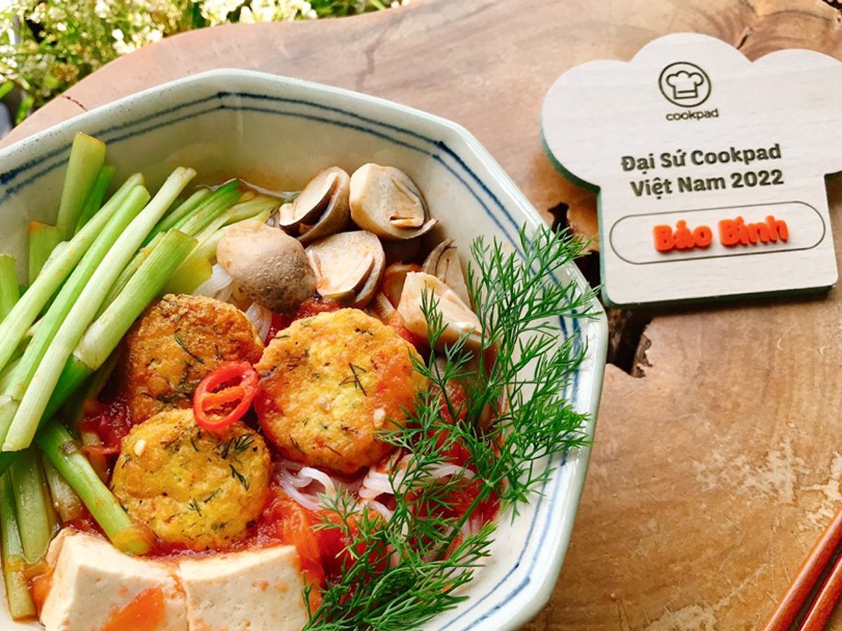 Bún chả cá chay rau cần