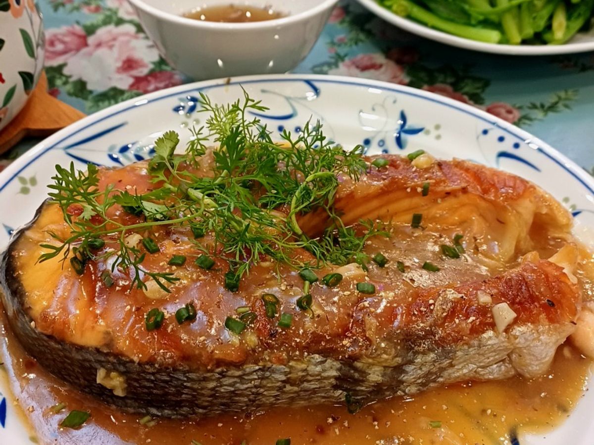 Cá hồi sốt chanh leo