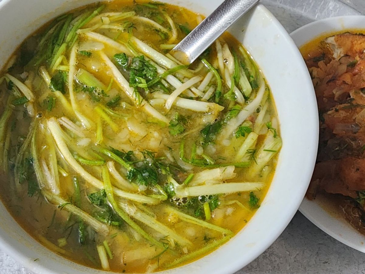 Canh khoai tây rau cần
