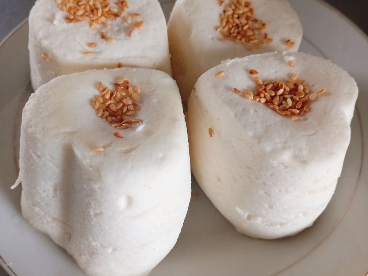 Bánh bò xốp làm từ lòng trắng