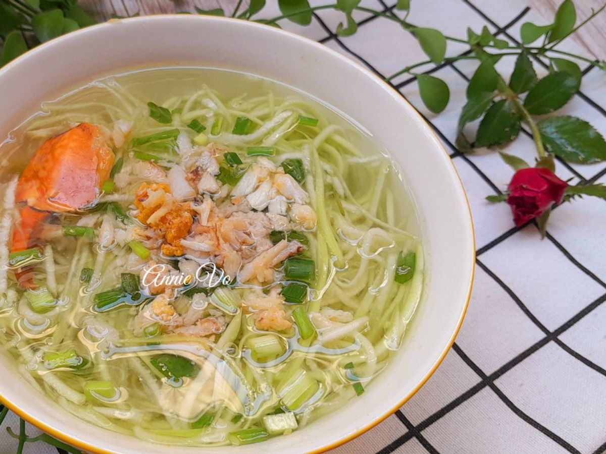 Canh bầu nấu cua
