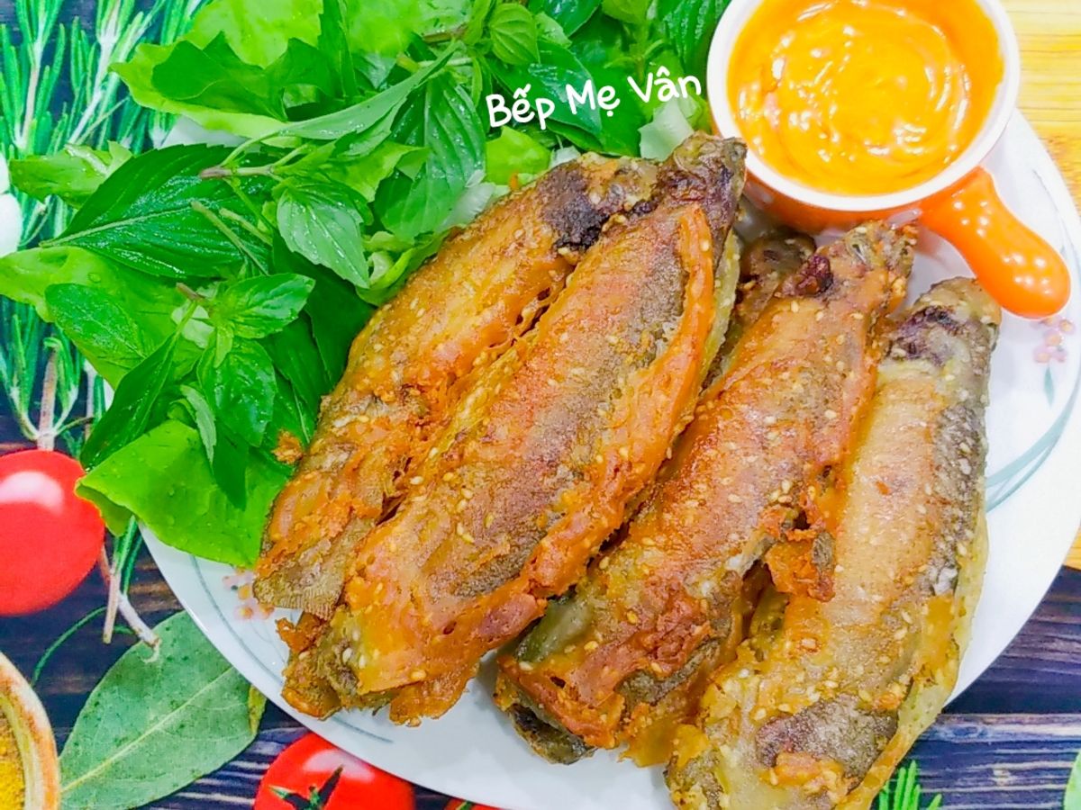 Cá chạch chiên mè trắng