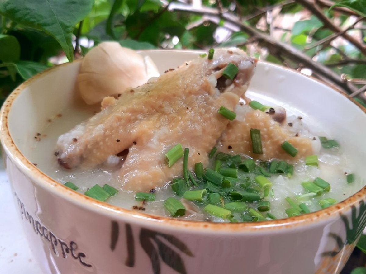Cháo gà nấm từ cơm nguội