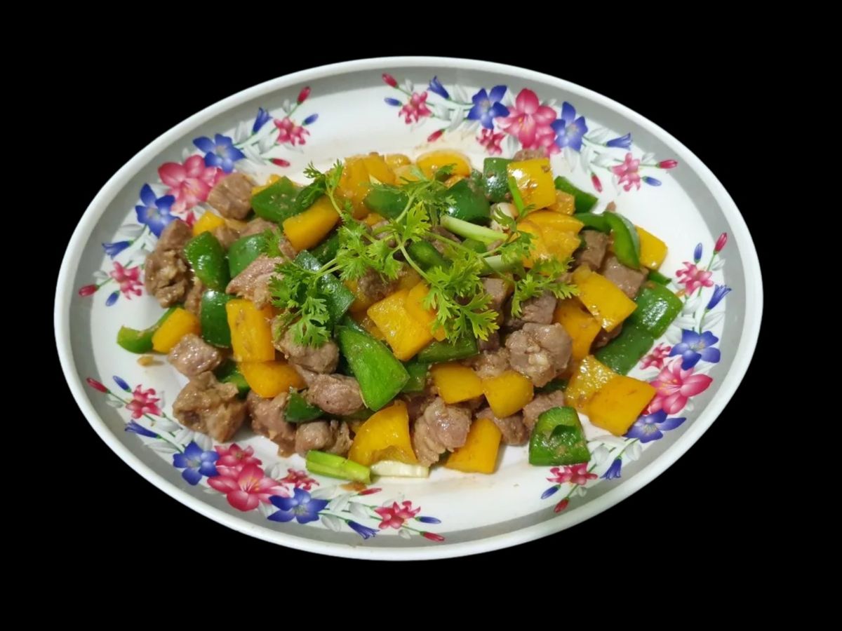 SP.0685 - Bò Lúc Lắc Ớt Chuông