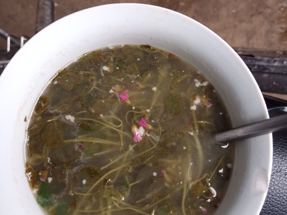 Canh me đất thịt băm