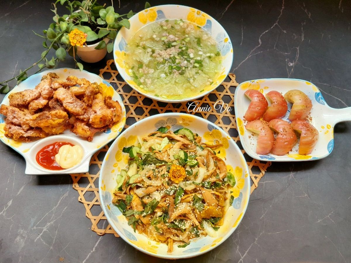 Bữa cơm gia đình ấm áp