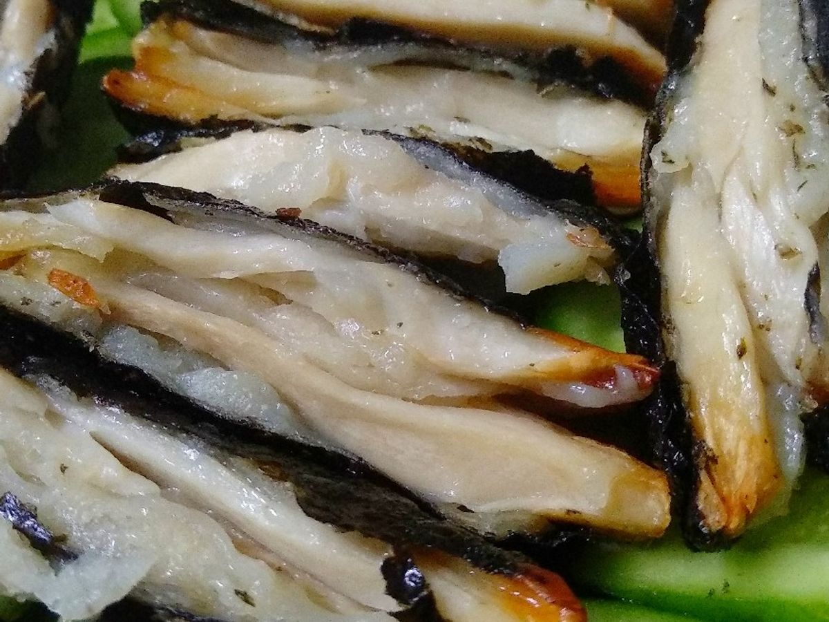 Nấm đùi gà cuộn rong biển