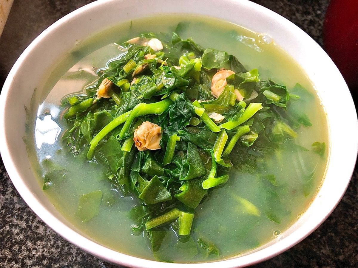 Canh Rau Mồng Tơi Nấu Ngao Mát Lành
