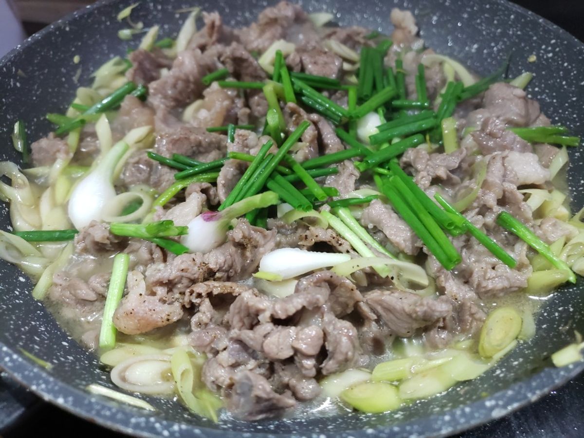 Bò xào sả hành
