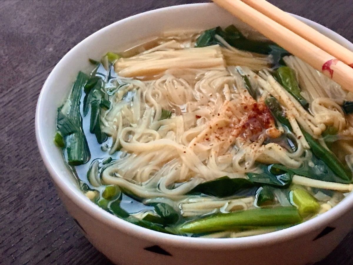 🌱 Mì Chũ Nấu Hẹ & Nấm Kim Châm (Vegan)