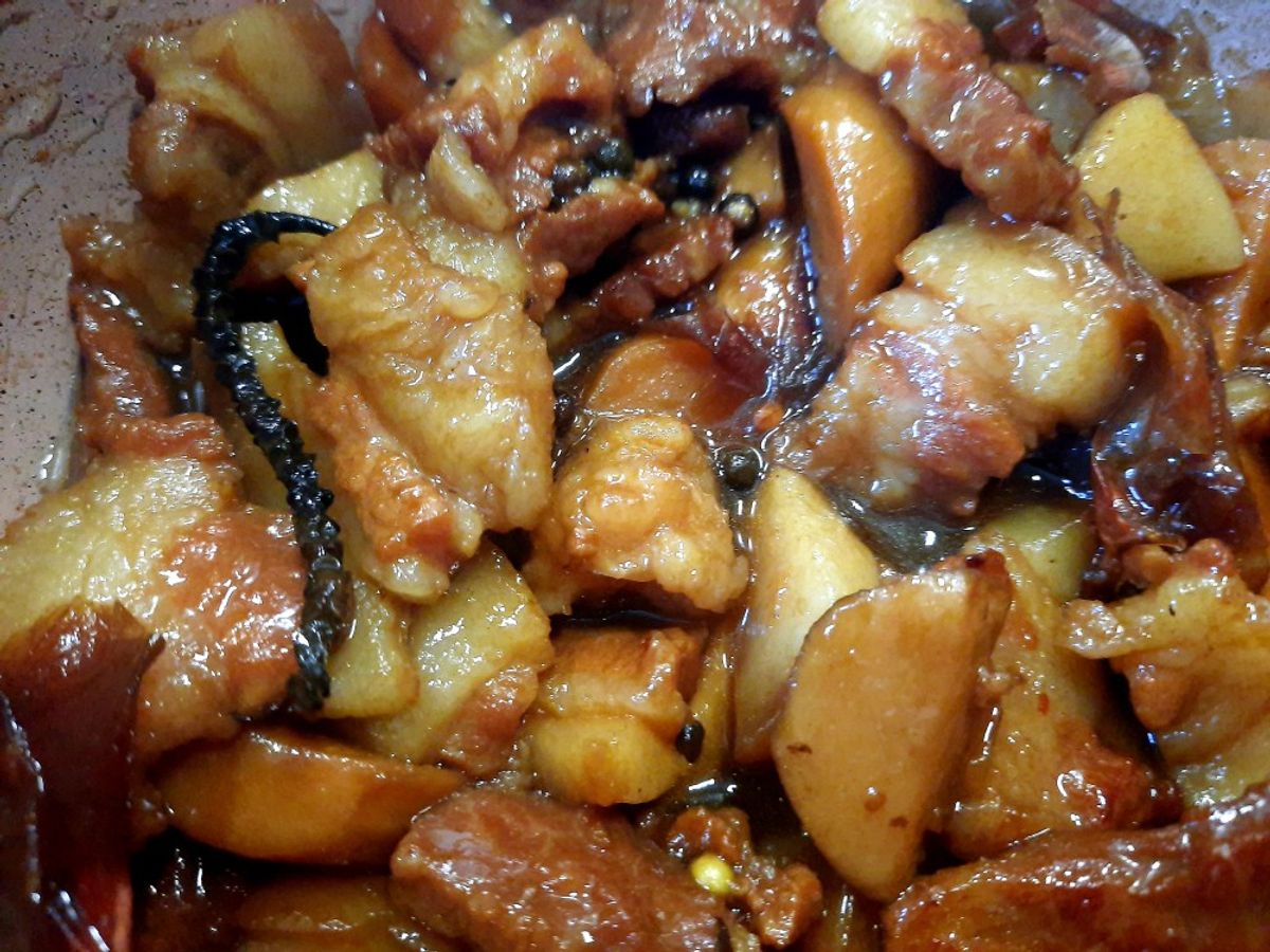 Thịt kho nấm đùi gà, tiêu xanh