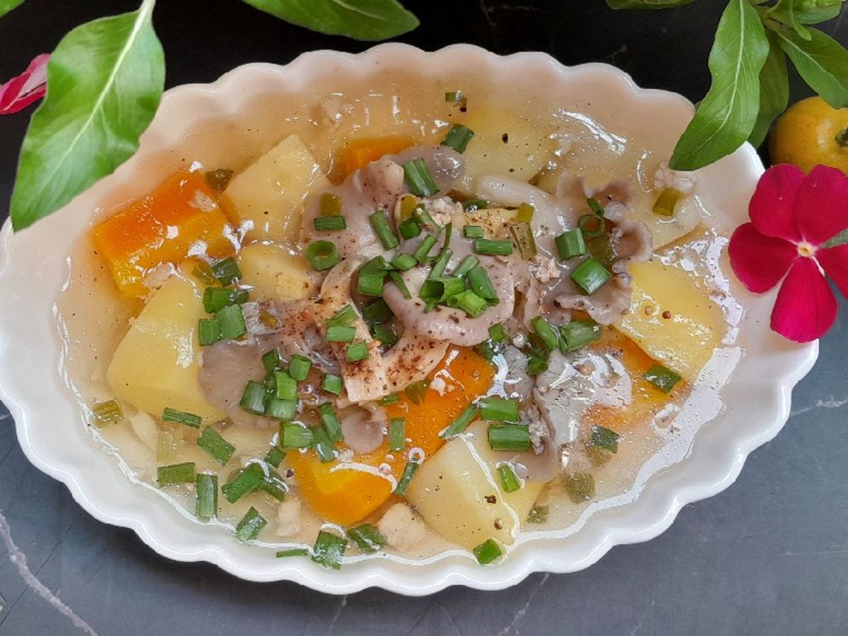 Canh nấm rau củ