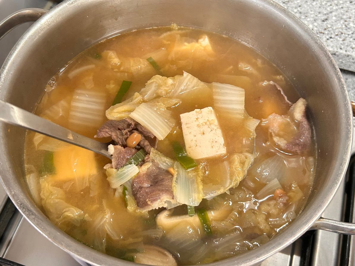 Canh đậu tương cùng thịt ba chỉ bò 🐂