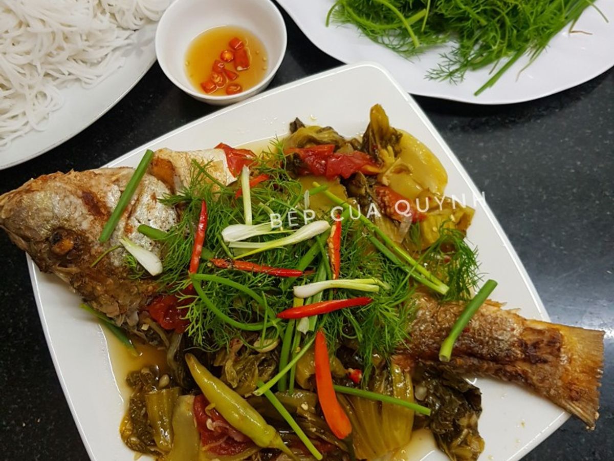 Cá hồng xám um dưa cải muối
