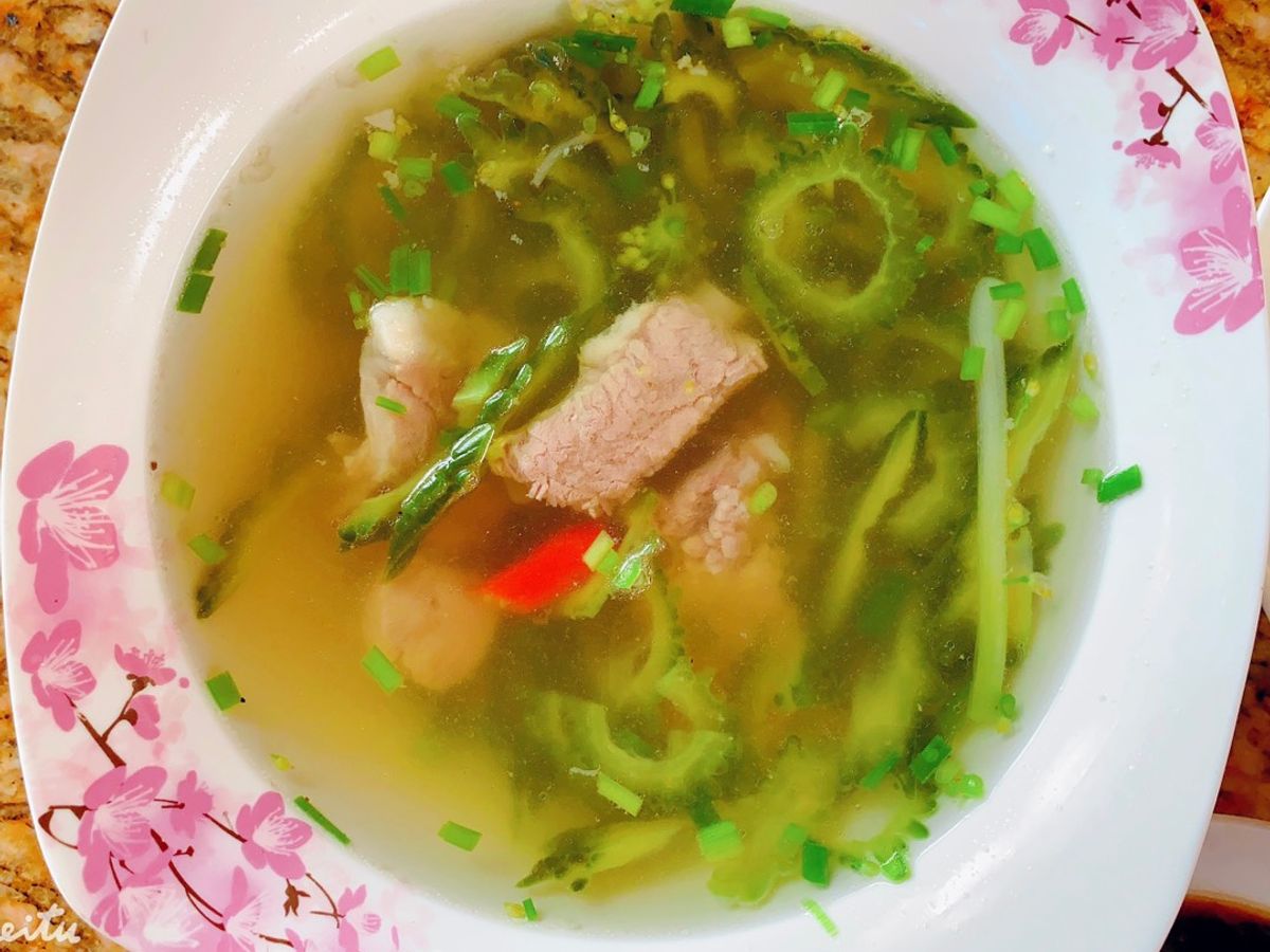 Canh khổ qua sườn heo