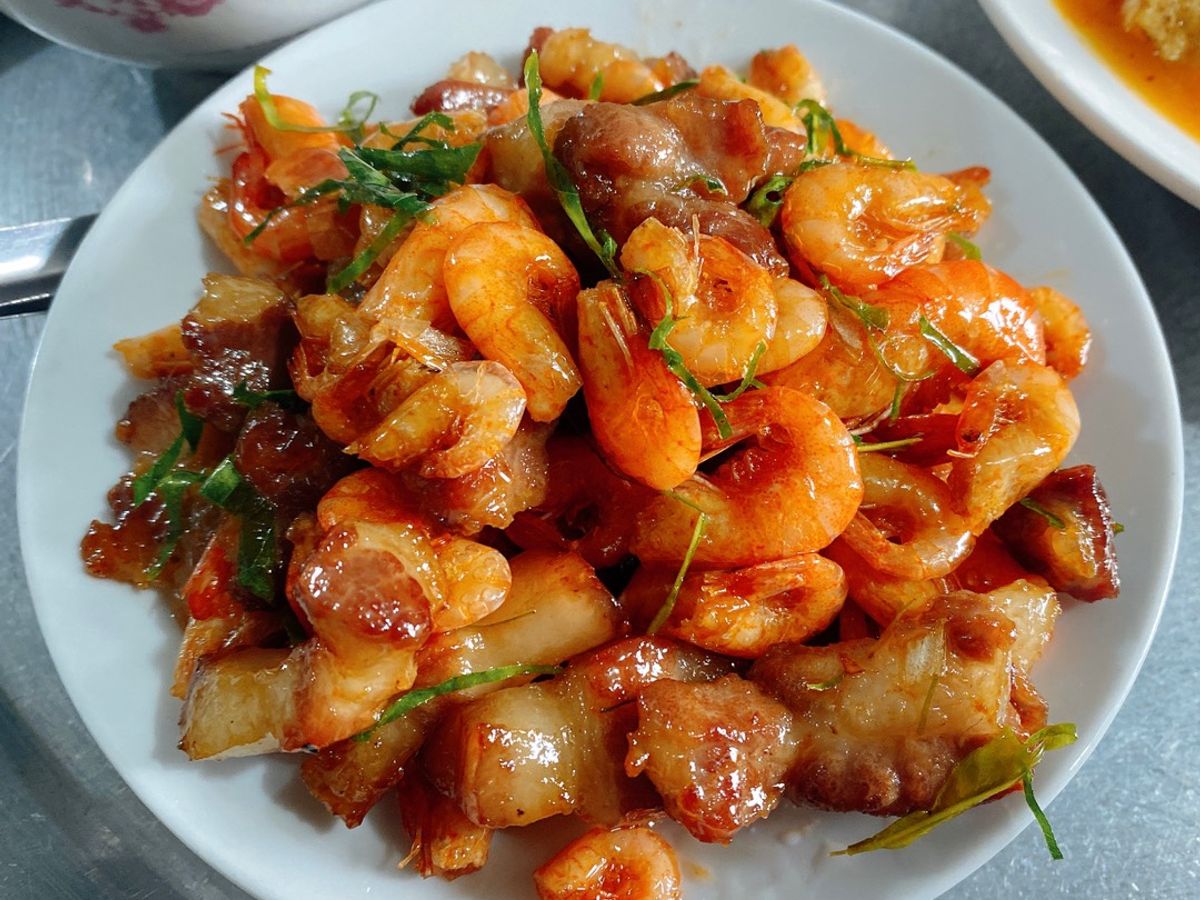 Tôm rang thịt ba chỉ siêu bắt cơm