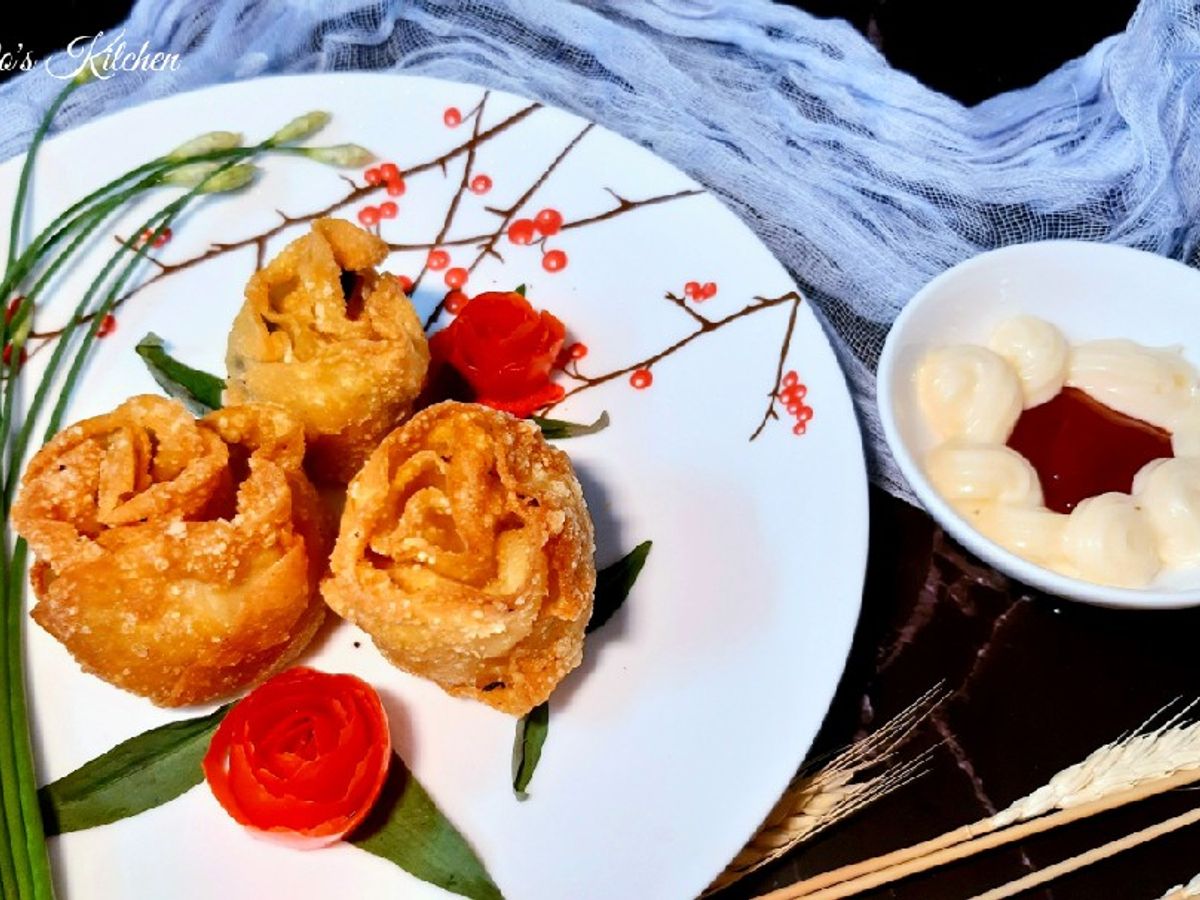 Hoành thánh hoa hồng nhân tôm thịt