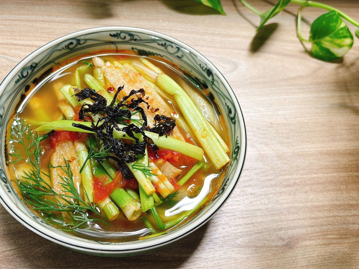 Canh chua rau cần rong biển