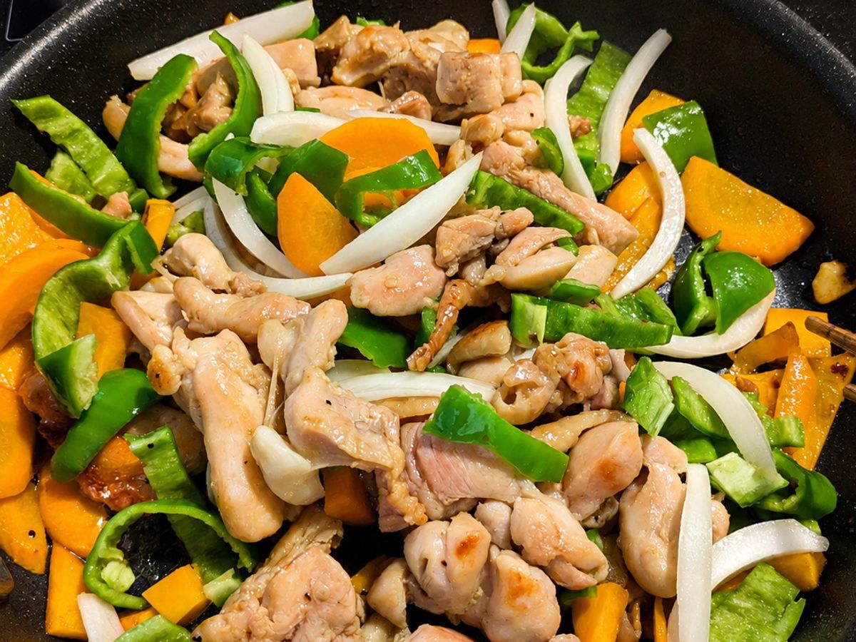 Gà Xào Rau Củ Với Piman Nhật