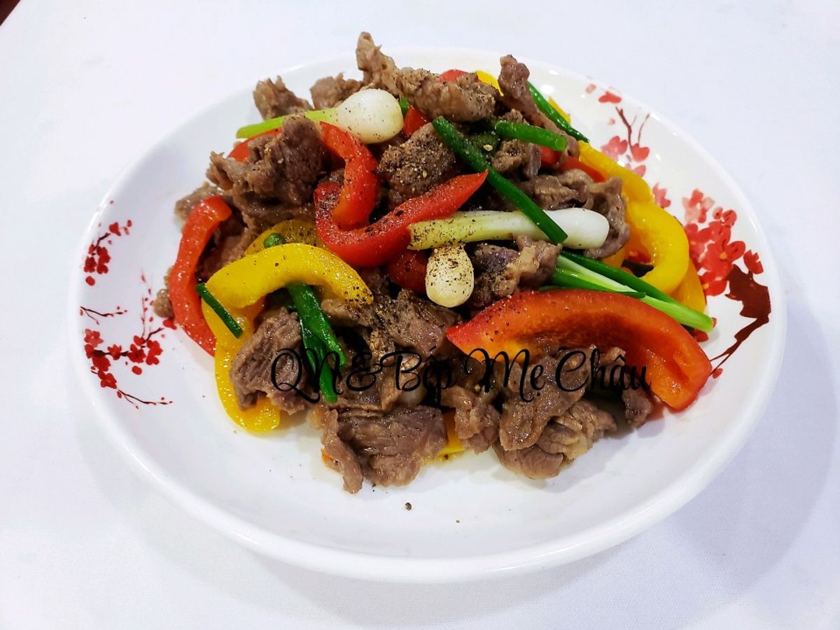 Thịt bò xào ớt chuông