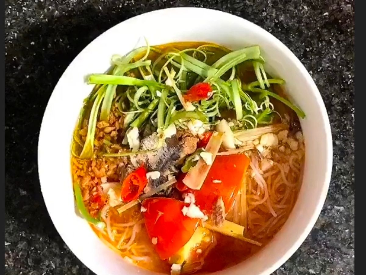 Bún cá (hộp 3 cô gái)