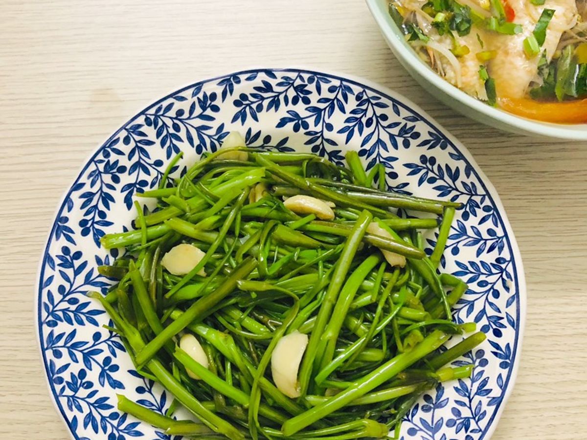 Rau muống xào tỏi