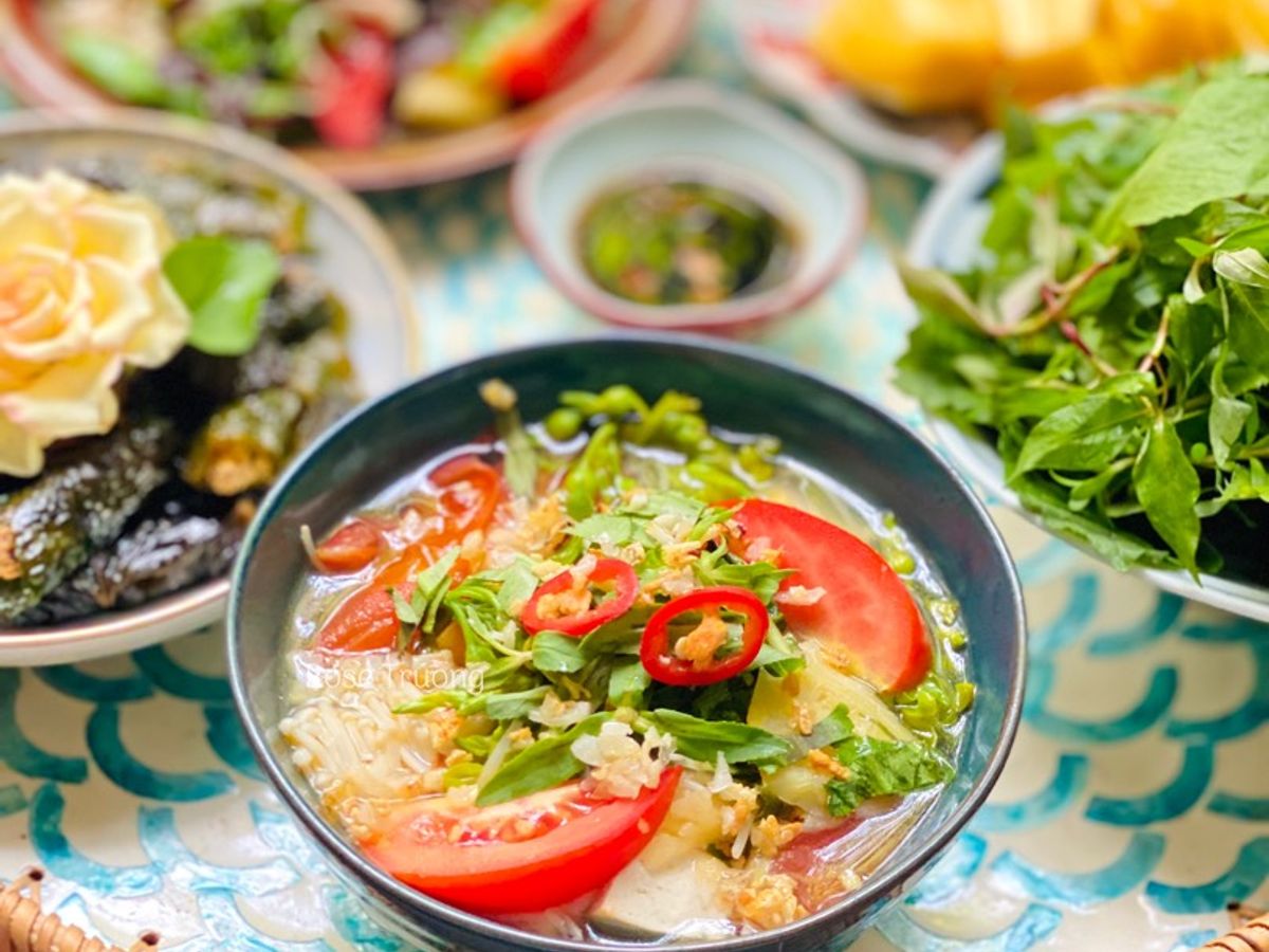 Canh Chua Giá Đỗ Nấm Kim Châm