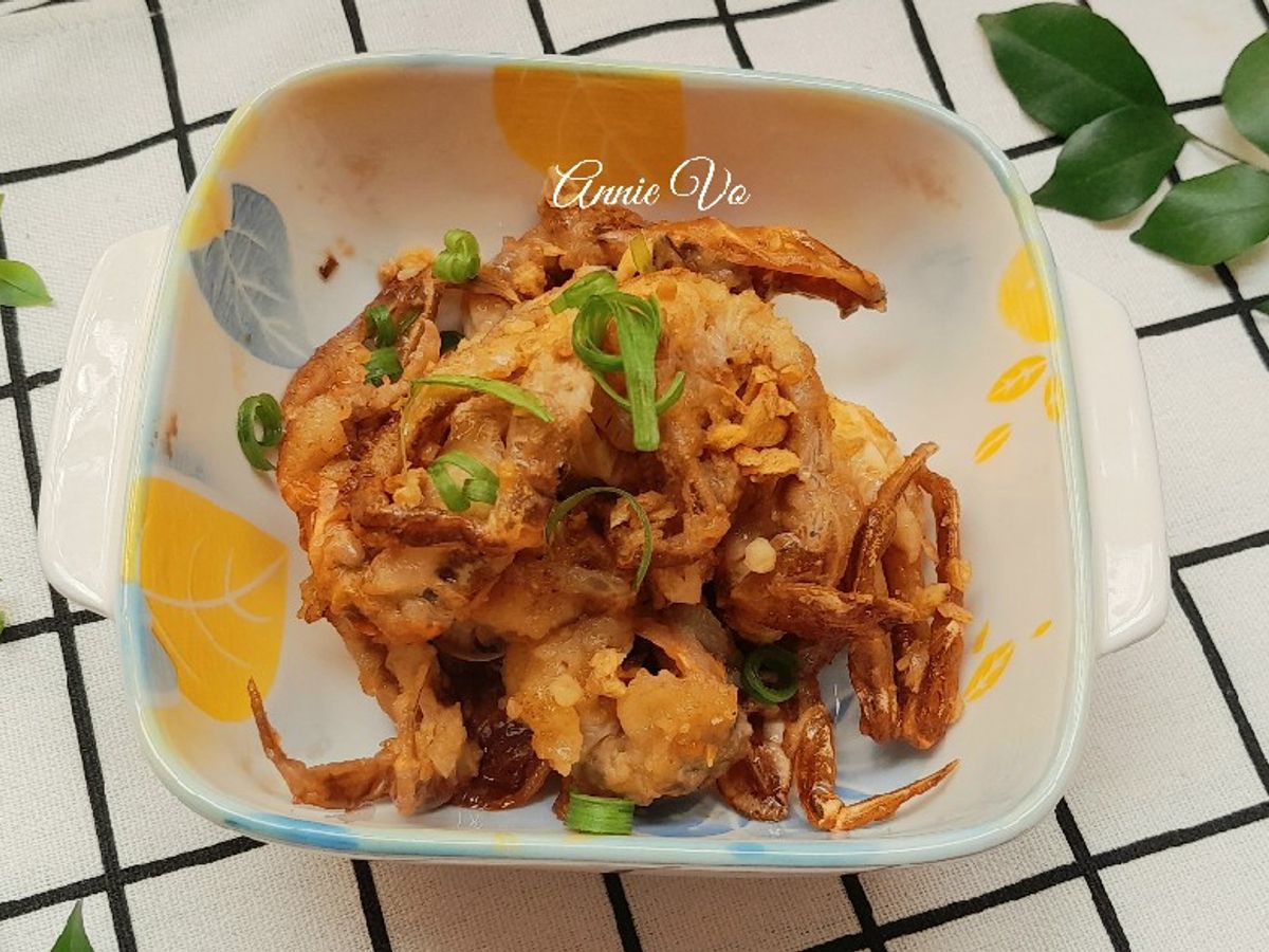 Cua lột chiên giòn sốt dầu hào