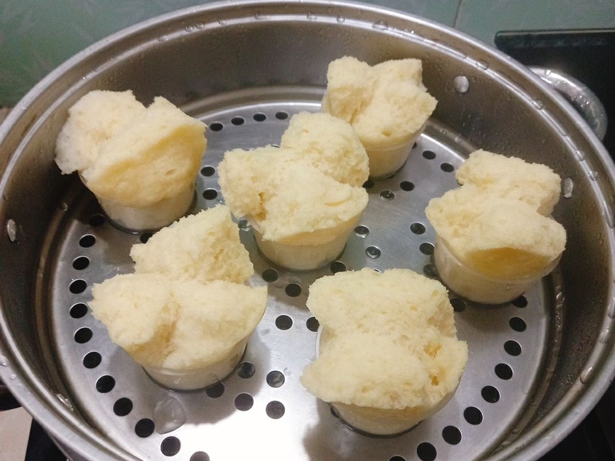 Bánh bò bông làm từ bột mì