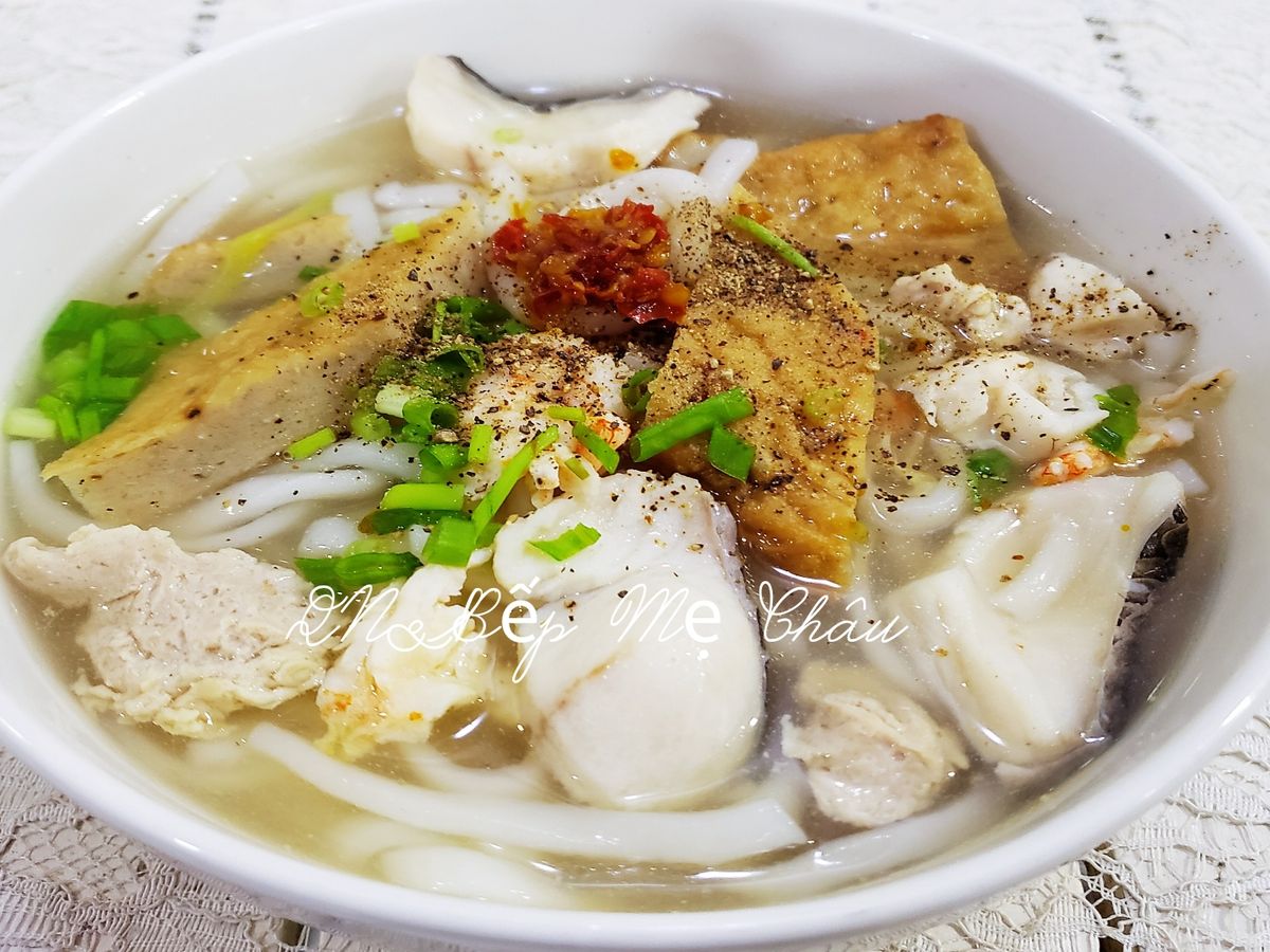Bánh canh chả cá, cá lóc