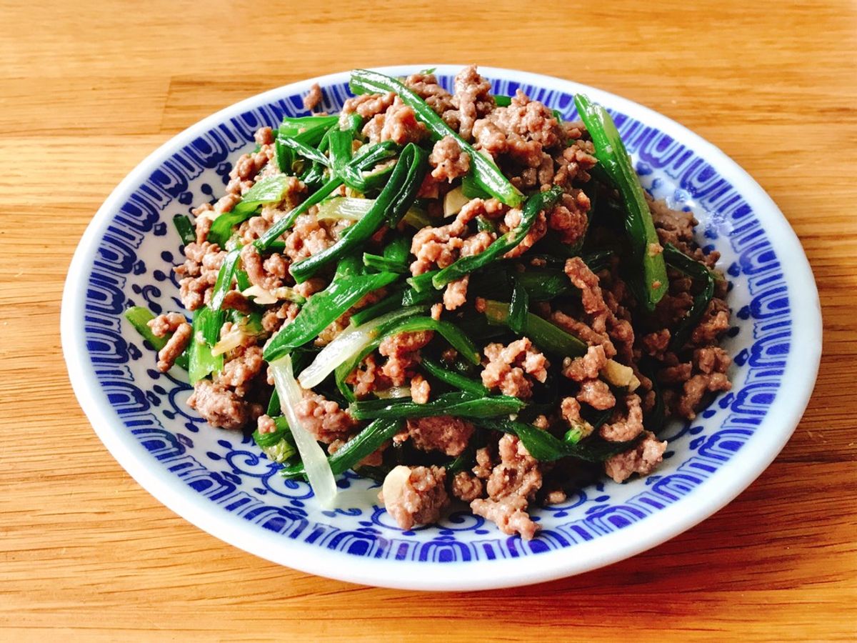 Bông Tỏi Ba Góc Xào Bò Bằm