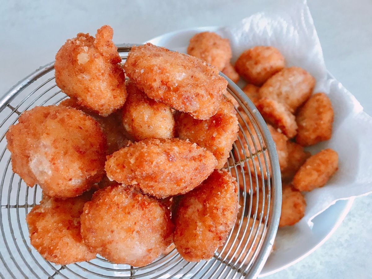 Chả Tôm Viên Lăn Bột Xù Chiên