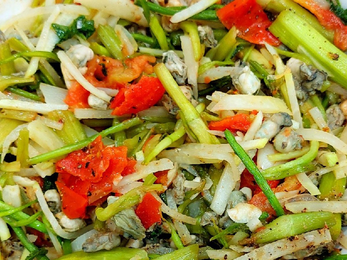 Hà xào su hào, rau cần