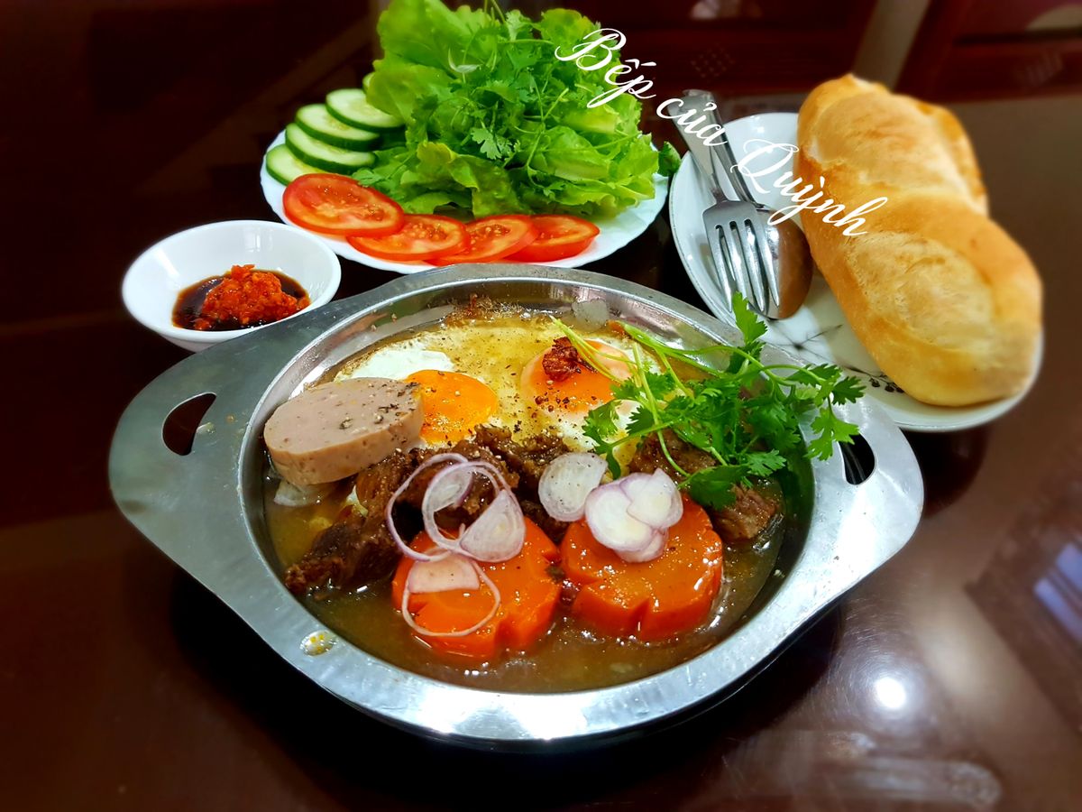 Ốp la bò kho