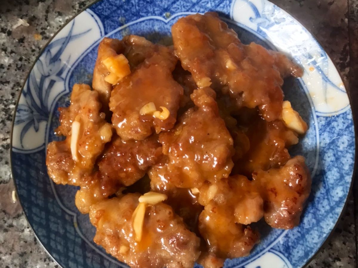 Thịt chiên giòn sốt cam