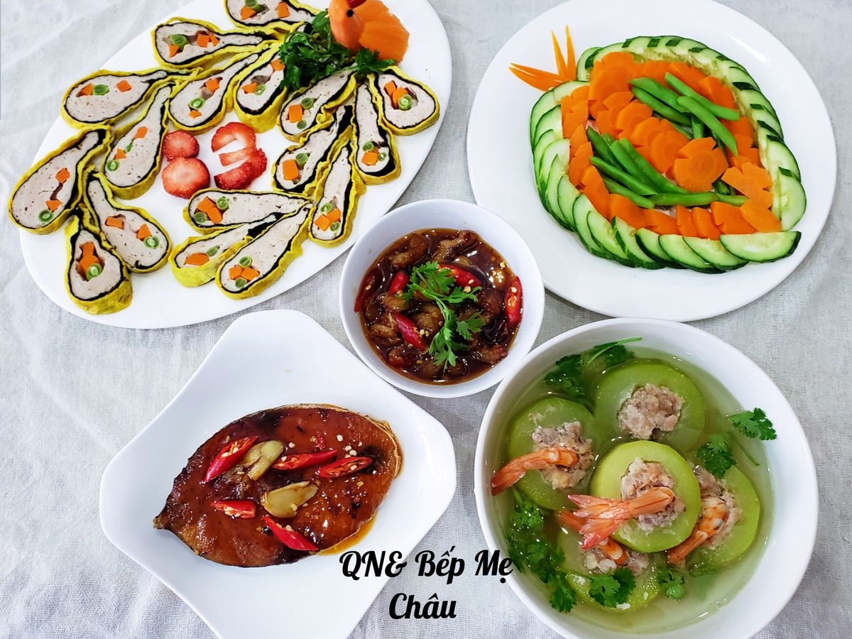 Mâm cơm ngày 8/3