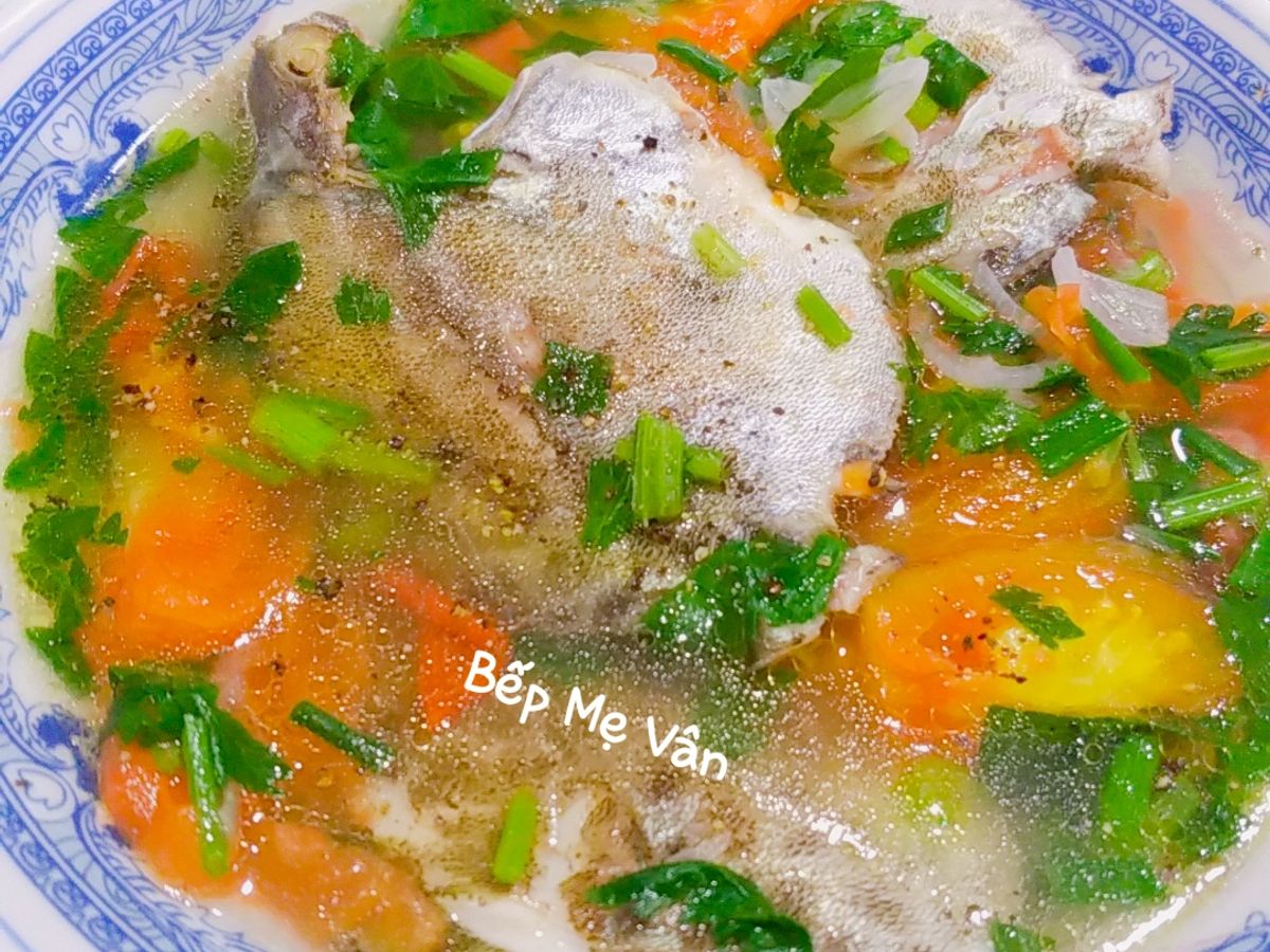 Canh cá nâu nấu ngót
