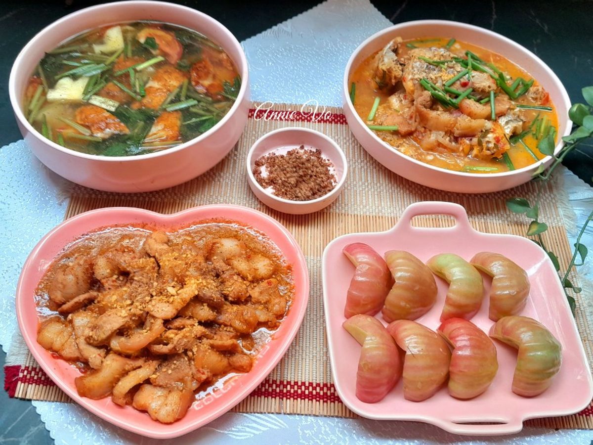 Cơm nhà với món cá hồng kho ngon lạ